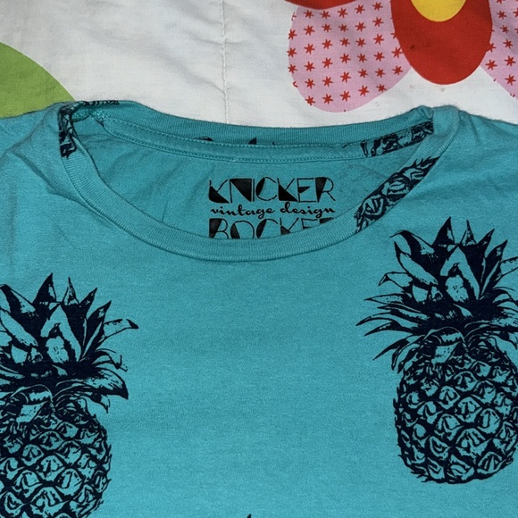 Pineapple Shirt (M) - Picture 6 of 8